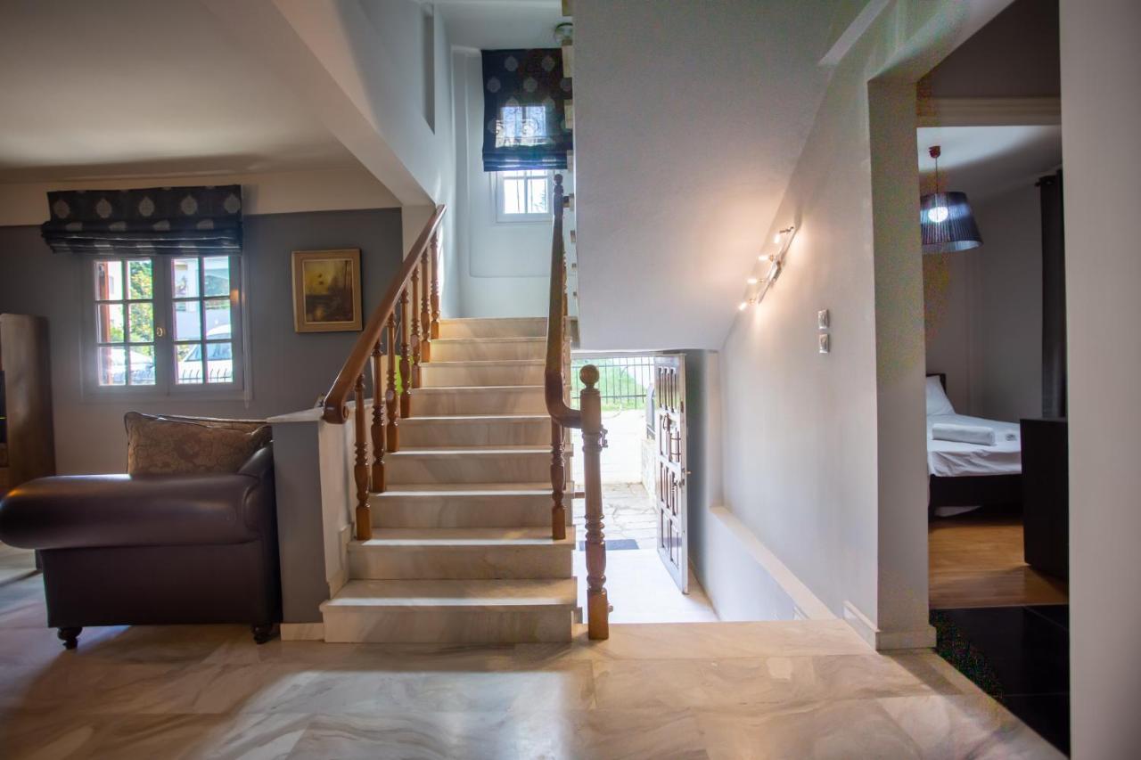 Τraditional Fully Detached Villa On A Luxurious Hillock Of Thessaloniki With Its Own Garden Also For Family & Wedding Gatherings For 10 To 25 People Only 15 Minutes From Airport Extérieur photo
