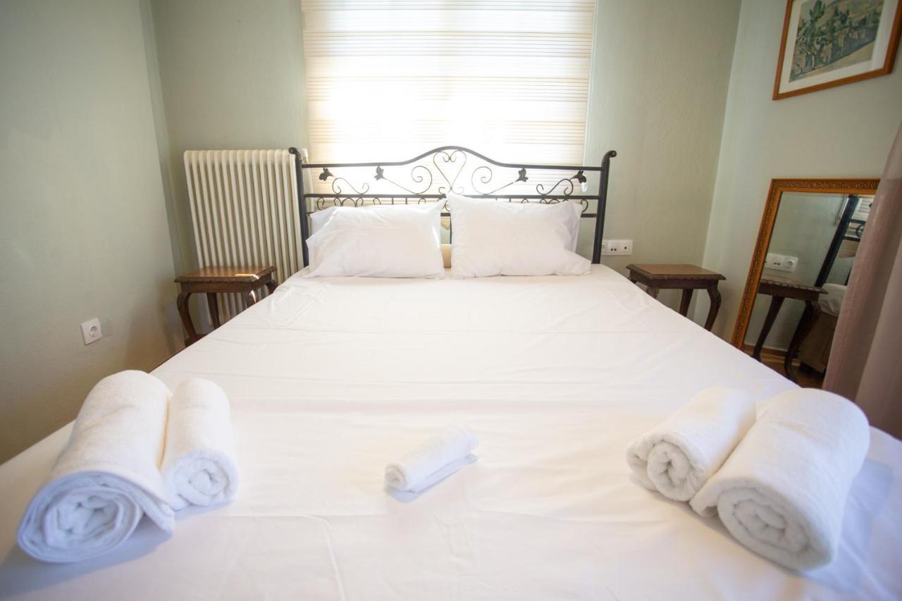 Τraditional Fully Detached Villa On A Luxurious Hillock Of Thessaloniki With Its Own Garden Also For Family & Wedding Gatherings For 10 To 25 People Only 15 Minutes From Airport Extérieur photo