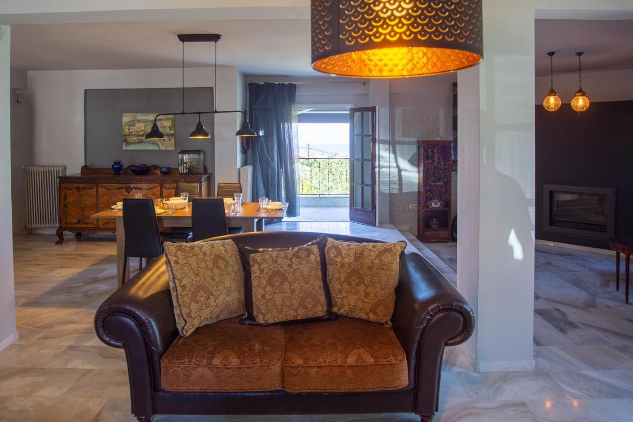 Τraditional Fully Detached Villa On A Luxurious Hillock Of Thessaloniki With Its Own Garden Also For Family & Wedding Gatherings For 10 To 25 People Only 15 Minutes From Airport Extérieur photo