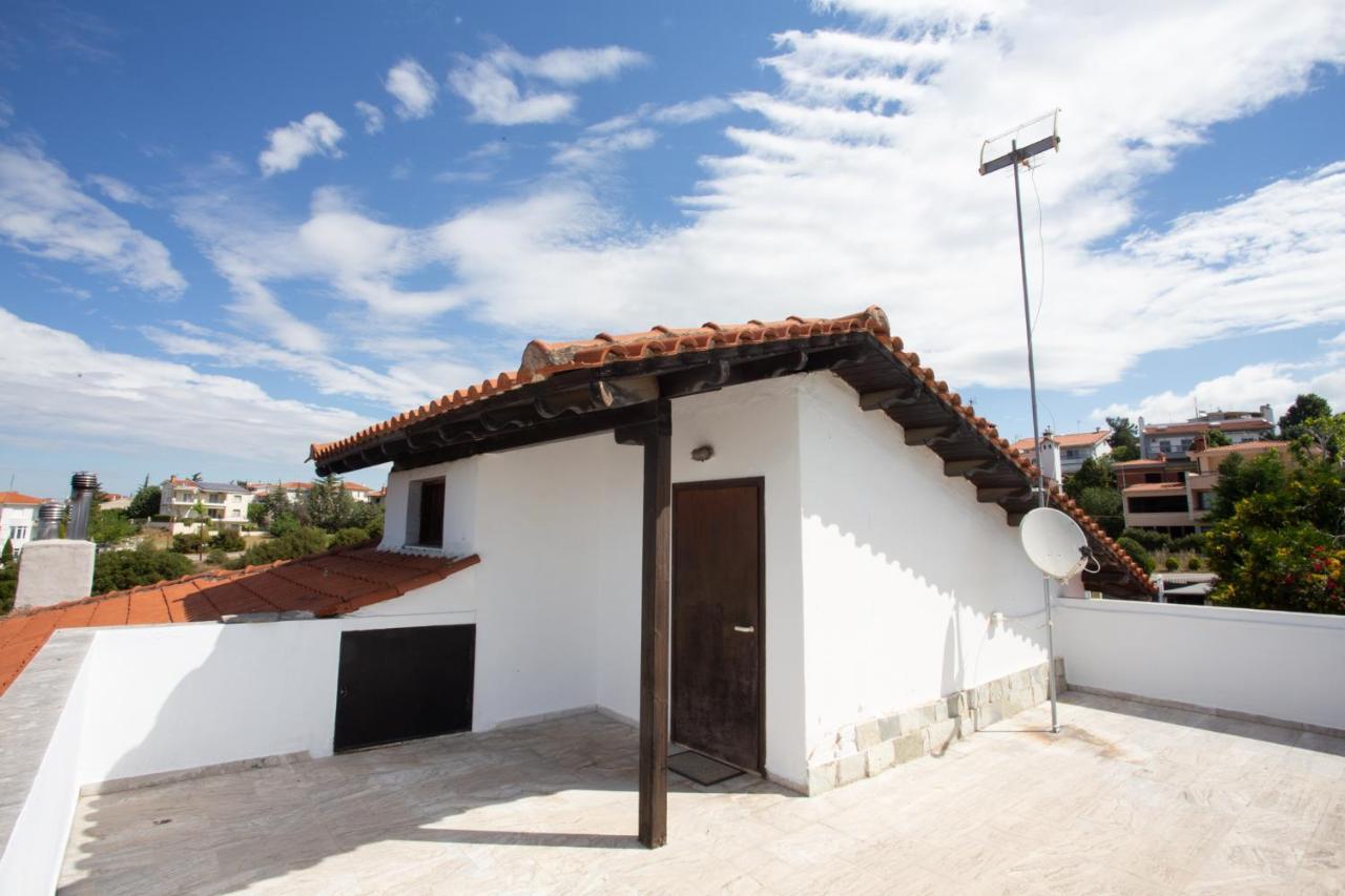 Τraditional Fully Detached Villa On A Luxurious Hillock Of Thessaloniki With Its Own Garden Also For Family & Wedding Gatherings For 10 To 25 People Only 15 Minutes From Airport Extérieur photo