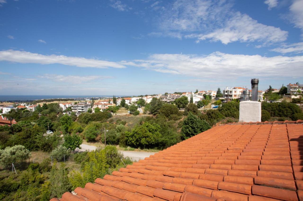 Τraditional Fully Detached Villa On A Luxurious Hillock Of Thessaloniki With Its Own Garden Also For Family & Wedding Gatherings For 10 To 25 People Only 15 Minutes From Airport Extérieur photo