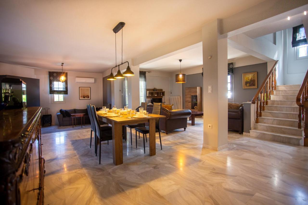 Τraditional Fully Detached Villa On A Luxurious Hillock Of Thessaloniki With Its Own Garden Also For Family & Wedding Gatherings For 10 To 25 People Only 15 Minutes From Airport Extérieur photo