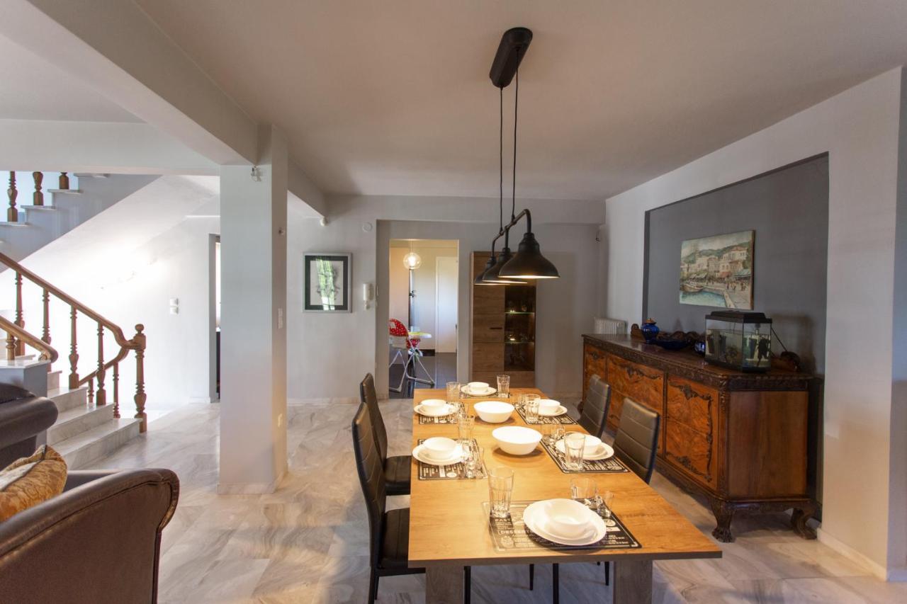 Τraditional Fully Detached Villa On A Luxurious Hillock Of Thessaloniki With Its Own Garden Also For Family & Wedding Gatherings For 10 To 25 People Only 15 Minutes From Airport Extérieur photo