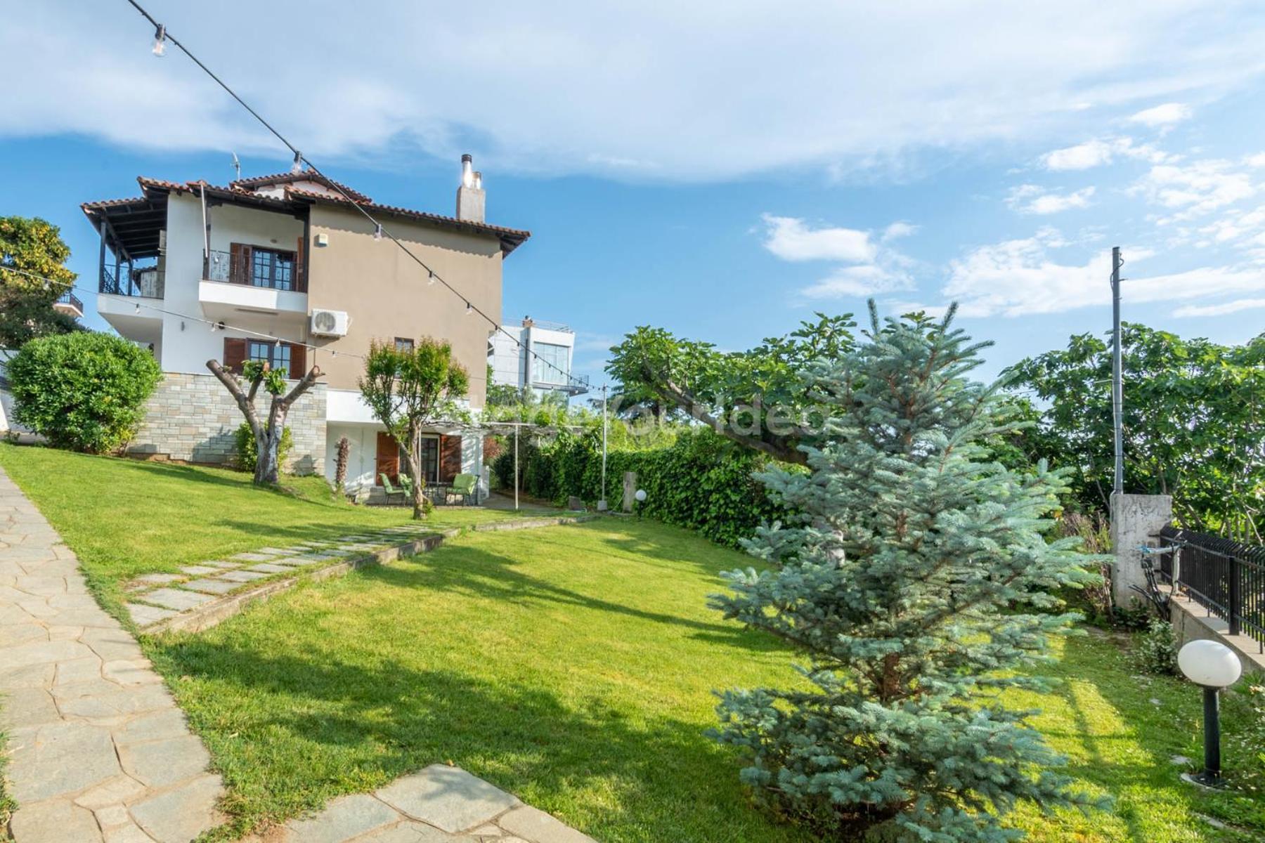 Τraditional Fully Detached Villa On A Luxurious Hillock Of Thessaloniki With Its Own Garden Also For Family & Wedding Gatherings For 10 To 25 People Only 15 Minutes From Airport Extérieur photo