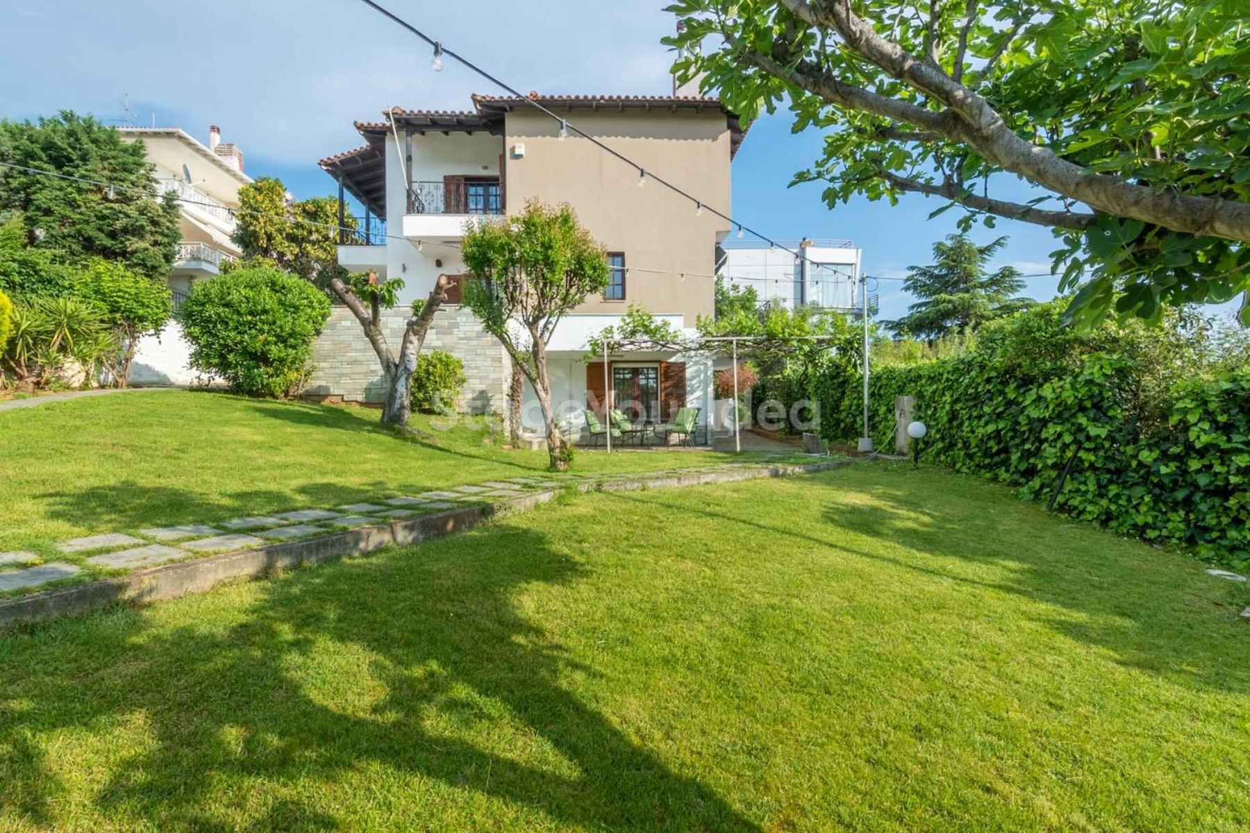 Τraditional Fully Detached Villa On A Luxurious Hillock Of Thessaloniki With Its Own Garden Also For Family & Wedding Gatherings For 10 To 25 People Only 15 Minutes From Airport Extérieur photo